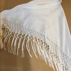 Elegant chiffon shawl no flaws . Like new
